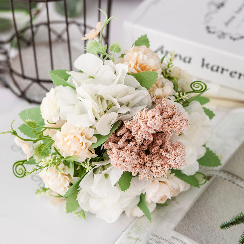 Dekorative Blumenarrangement