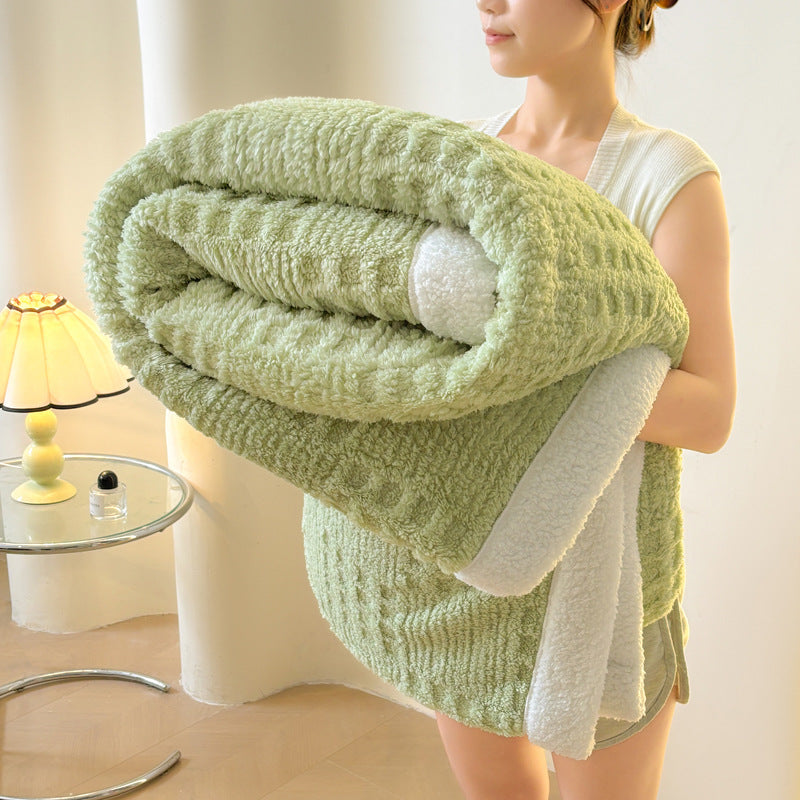 Vielseitige Korallenfleece-Decke mit Reliefmuster