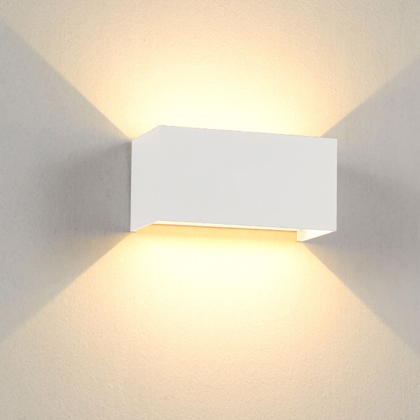 Moderne Outdoor wasserdichte rechteckige LED Up-and-Down beleuchtete Außenwandlampe | Brehn