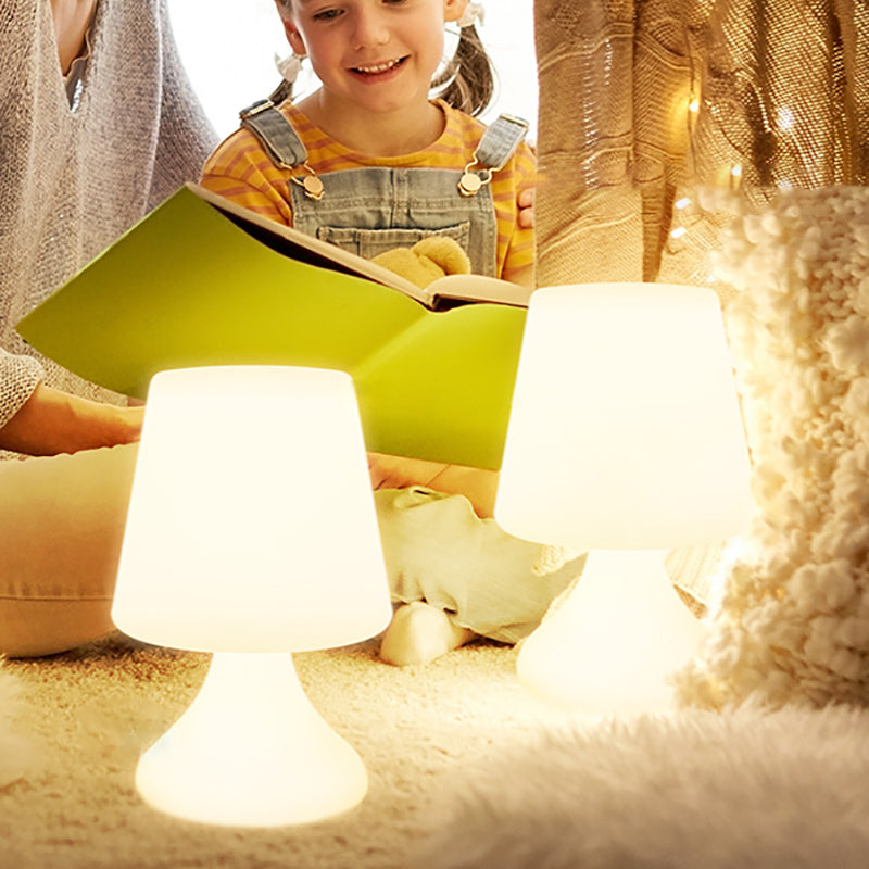 Moderne Minimalistische PE Becherform USB LED Tischlampe Nachtlicht für Außenpatio | Brehn