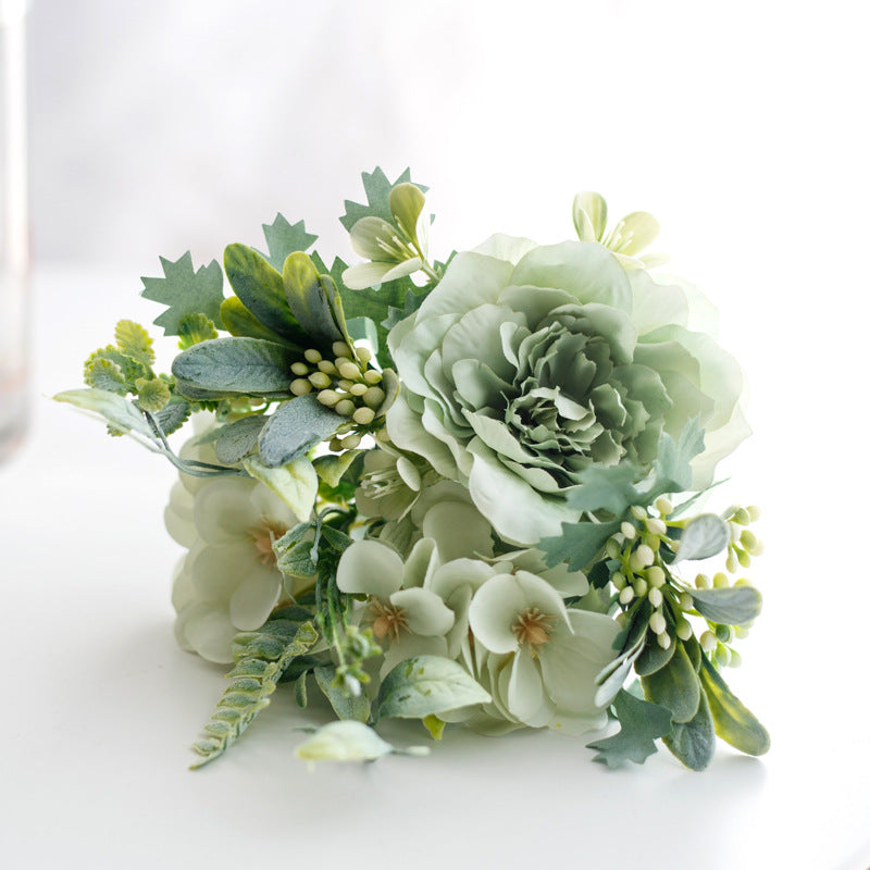 Elegante Kunstblumenarrangement
