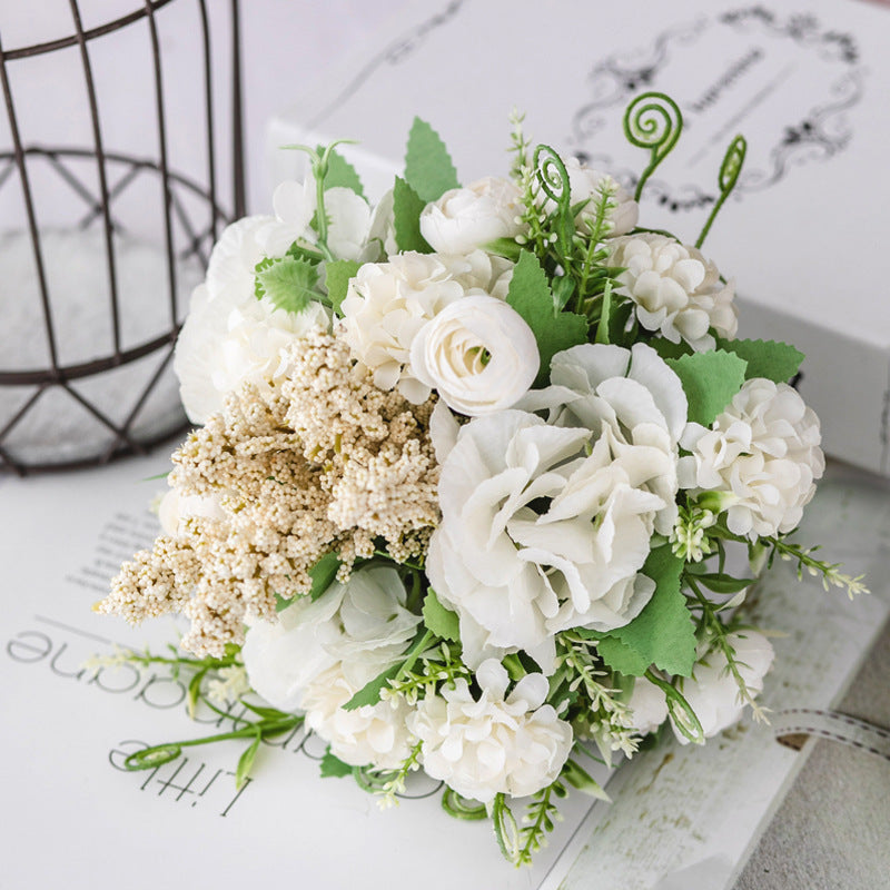Dekorative Blumenarrangement