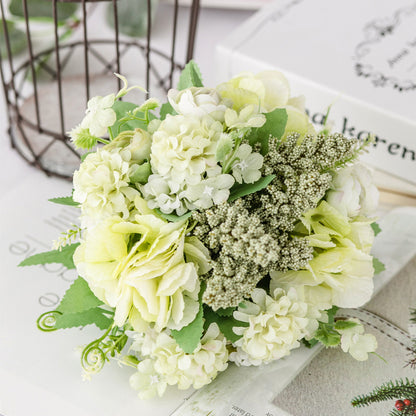 Dekorative Blumenarrangement