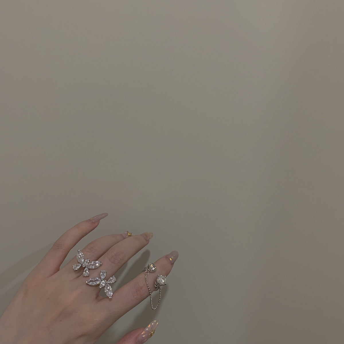 Elegante von Schmetterlingen inspirierte verstellbare Ring Brehn
