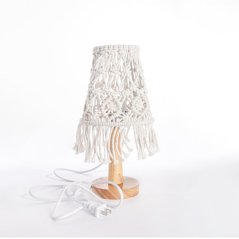 Makramee Tischlampe mit natürlichem Holzsockel Brehn