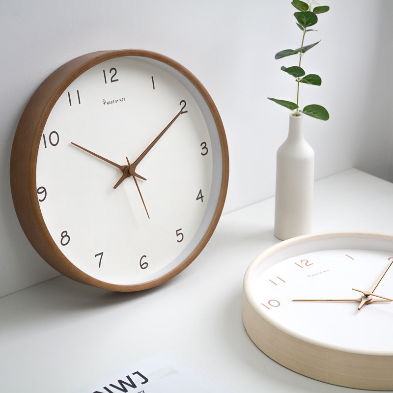 Brehn | Schlichte analoge Massivholz-Wanduhr für Zuhause – zeitlos und elegant!