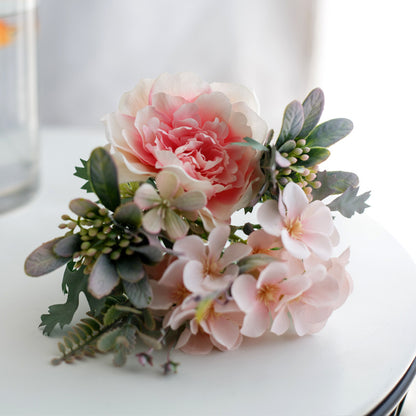 Künstliches Blumenarrangement