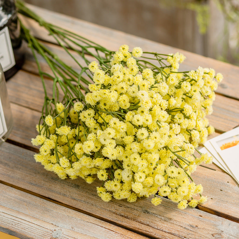 Lebensechtes Gypsophila Blumenbouquet