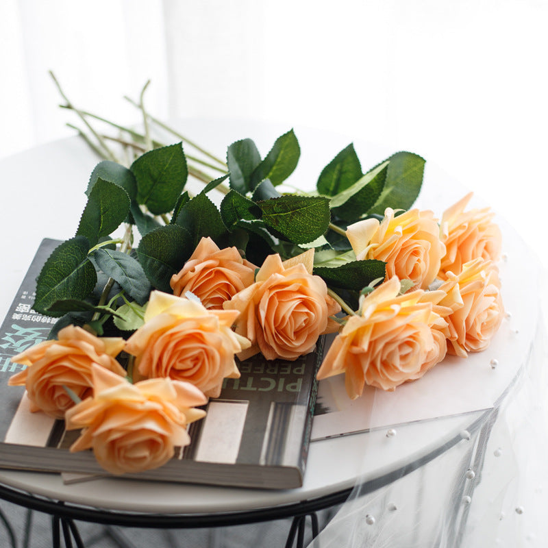 Realistische synthetische Rosenstiel