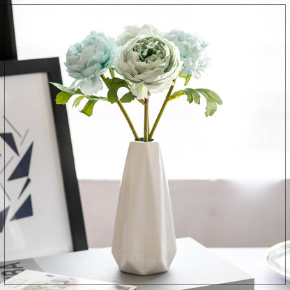 Lebensechte Pfingstrosen-Blumenarrangement