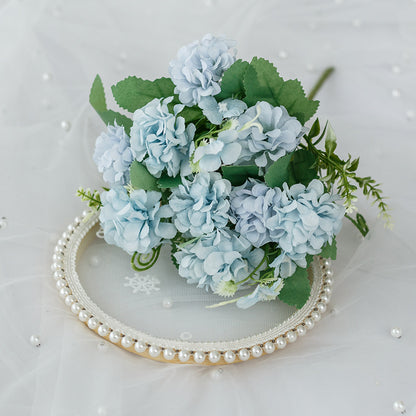 Elegante Blumenarrangement  1790318260