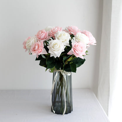 Realistische synthetische Rosenstiel