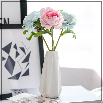 Lebensechte Pfingstrosen-Blumenarrangement