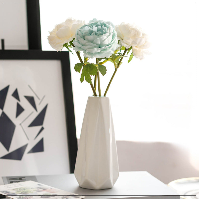 Lebensechte Pfingstrosen-Blumenarrangement