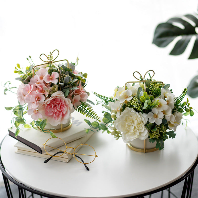 Künstliches Blumenarrangement