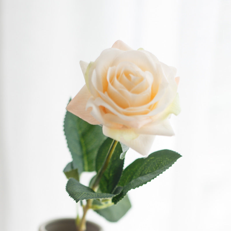 Realistische synthetische Rosenstiel