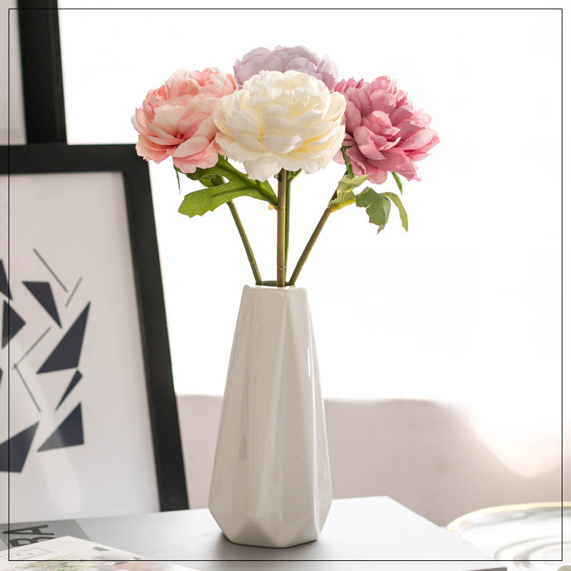 Lebensechte Pfingstrosen-Blumenarrangement