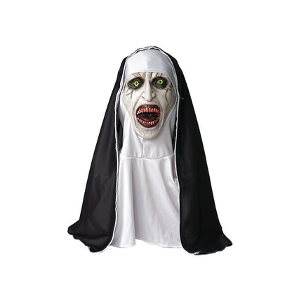 Horrormaske Nonne aus Latex mit realistischer Gesichtsprofilierung und Stoffkapuze