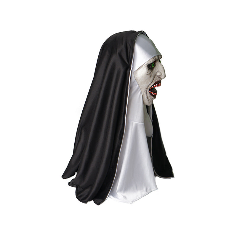 Horrormaske Nonne aus Latex mit realistischer Gesichtsprofilierung und Stoffkapuze