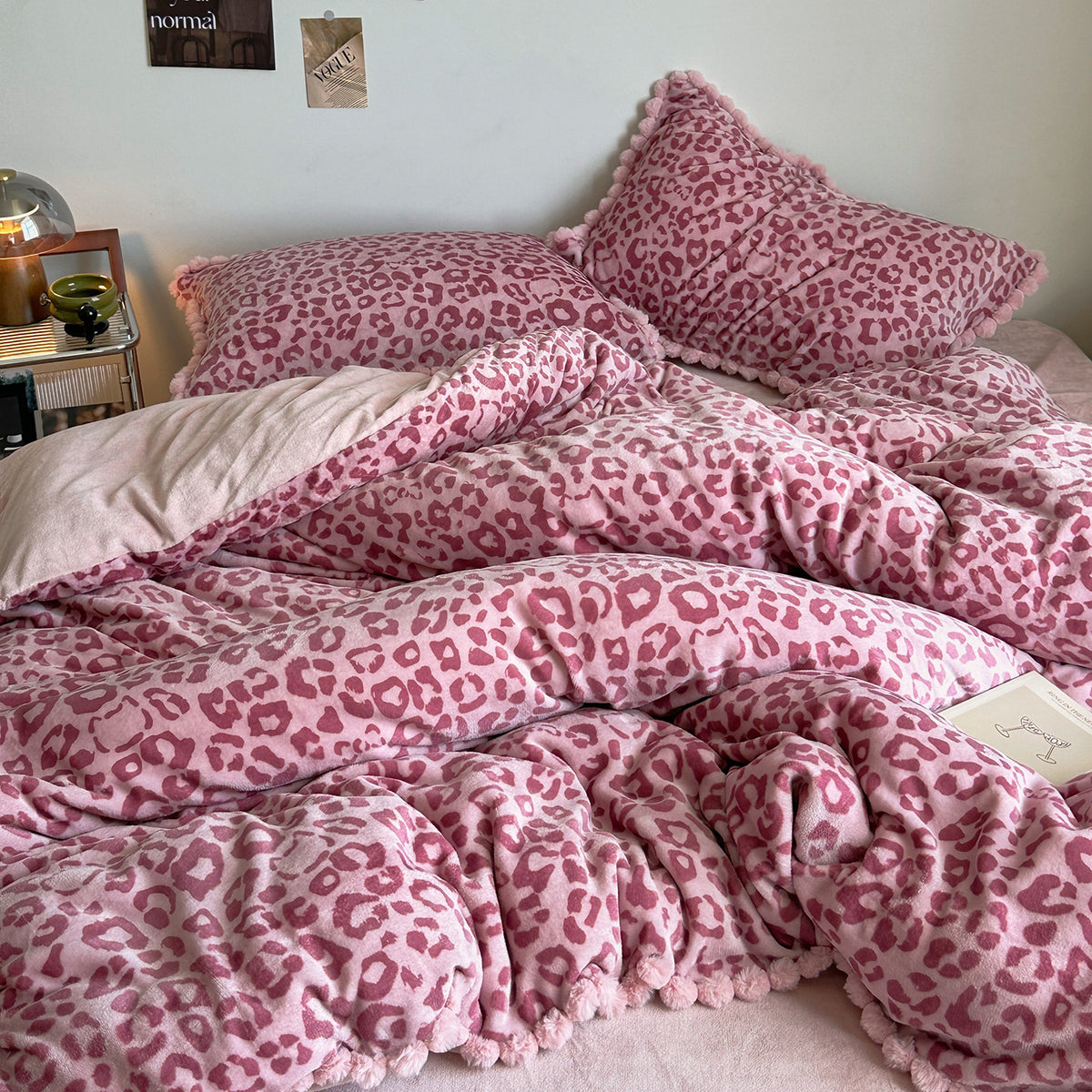 Verspieltes Bettwäsche-Set aus Milchfaser-Fleece mit Details