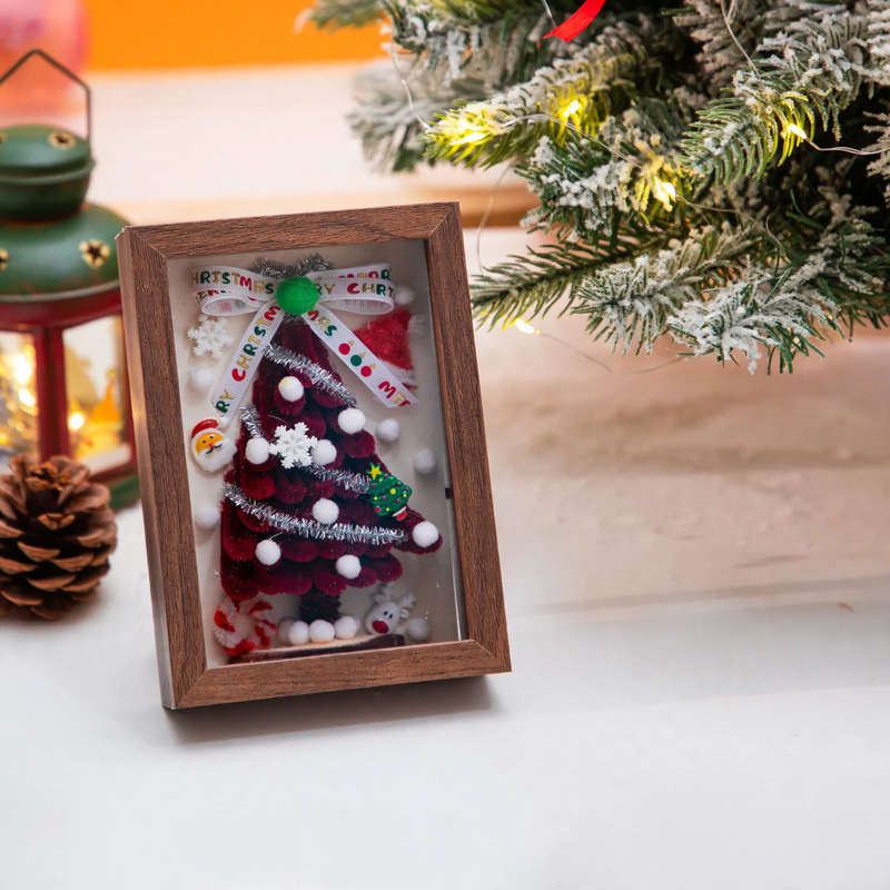 DIY Weihnachtsbaum-Tischdekoration aus Biegeplüsch