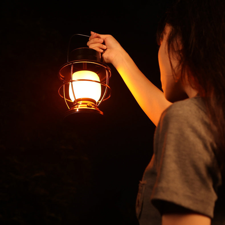 Traditionelles Bauernhaus Wasserdichte Wiederaufladbare Eisen Acryl Zylinder LED Tischlampe Für Unterhaltungsraum | Brehn