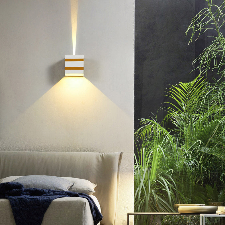 Minimalistische, quadratische LED-Wandleuchte aus Aluminium für den Außenbereich – wasserdicht und würfelförmig
