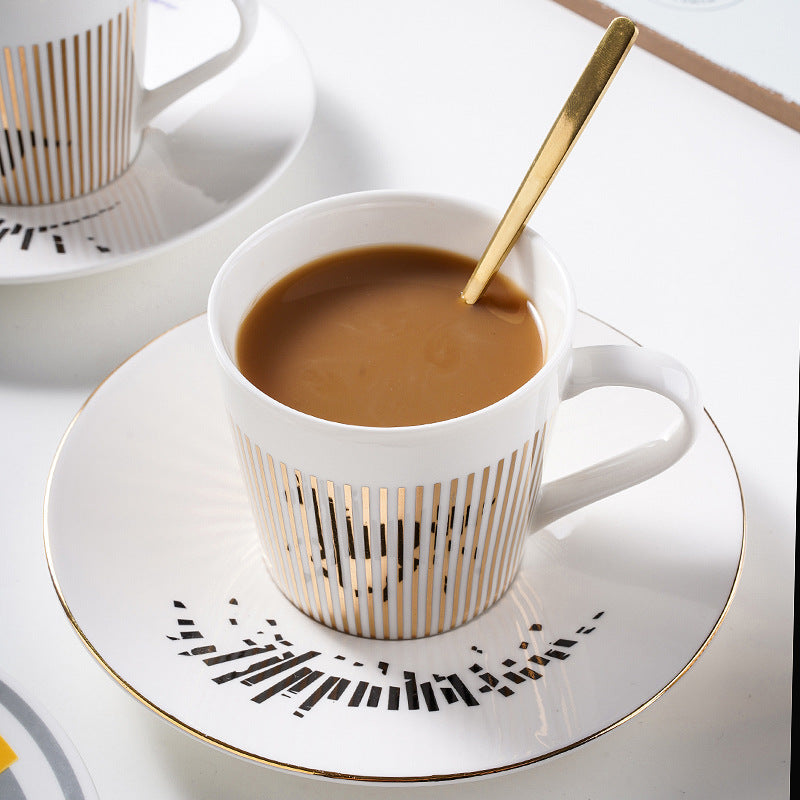 Bewegte Spiegelung, kreative Kaffeetasse, Spiegelreflexion, Kaffeebecher