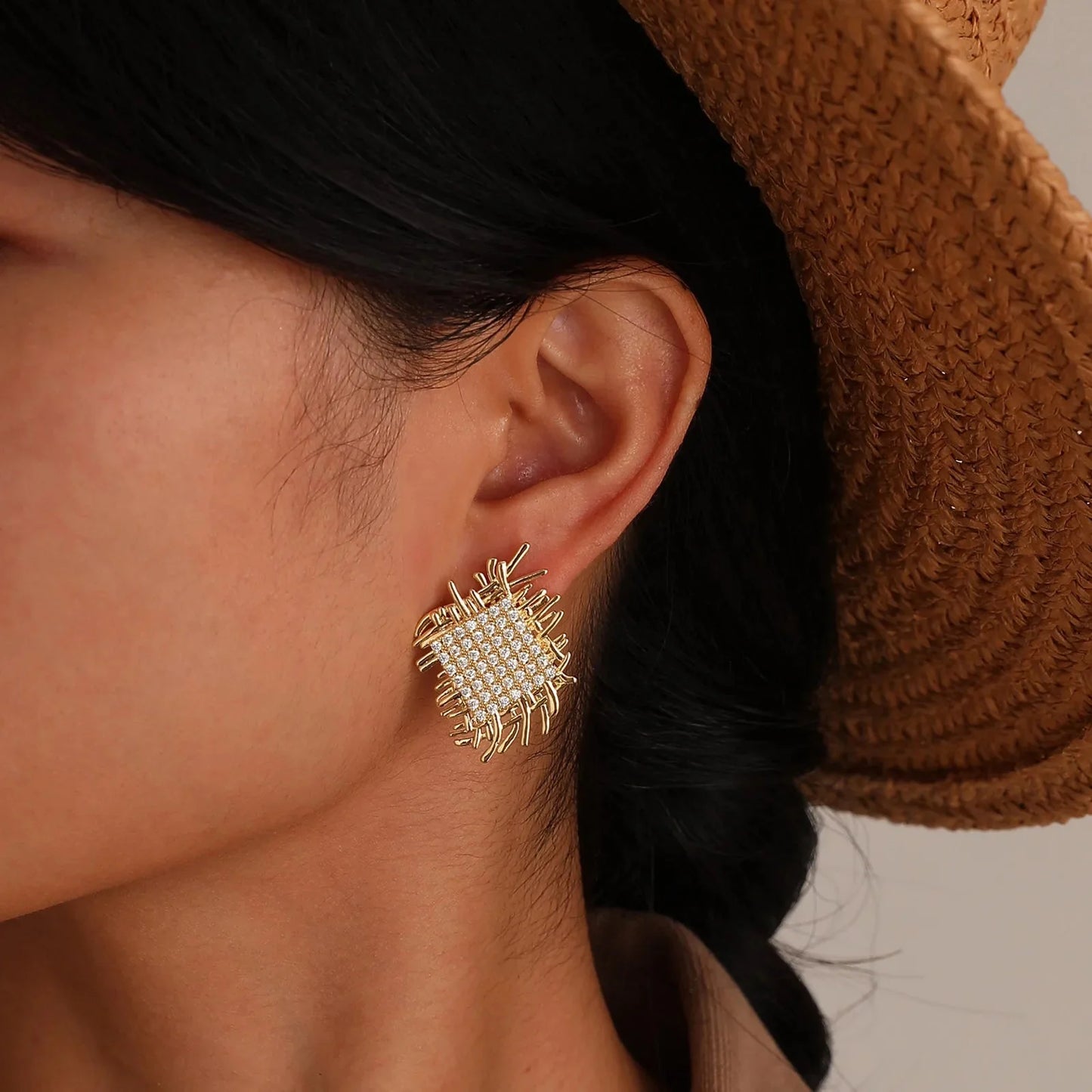 Brehn | 14k Geflochtene Diamant Quadratische Ohrringe