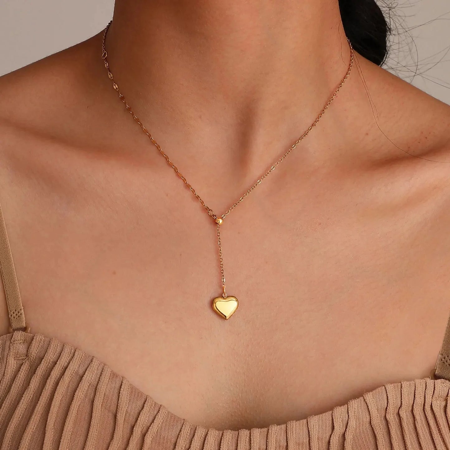 Brehn | 14k zart feminine Herz Hängeleuchte