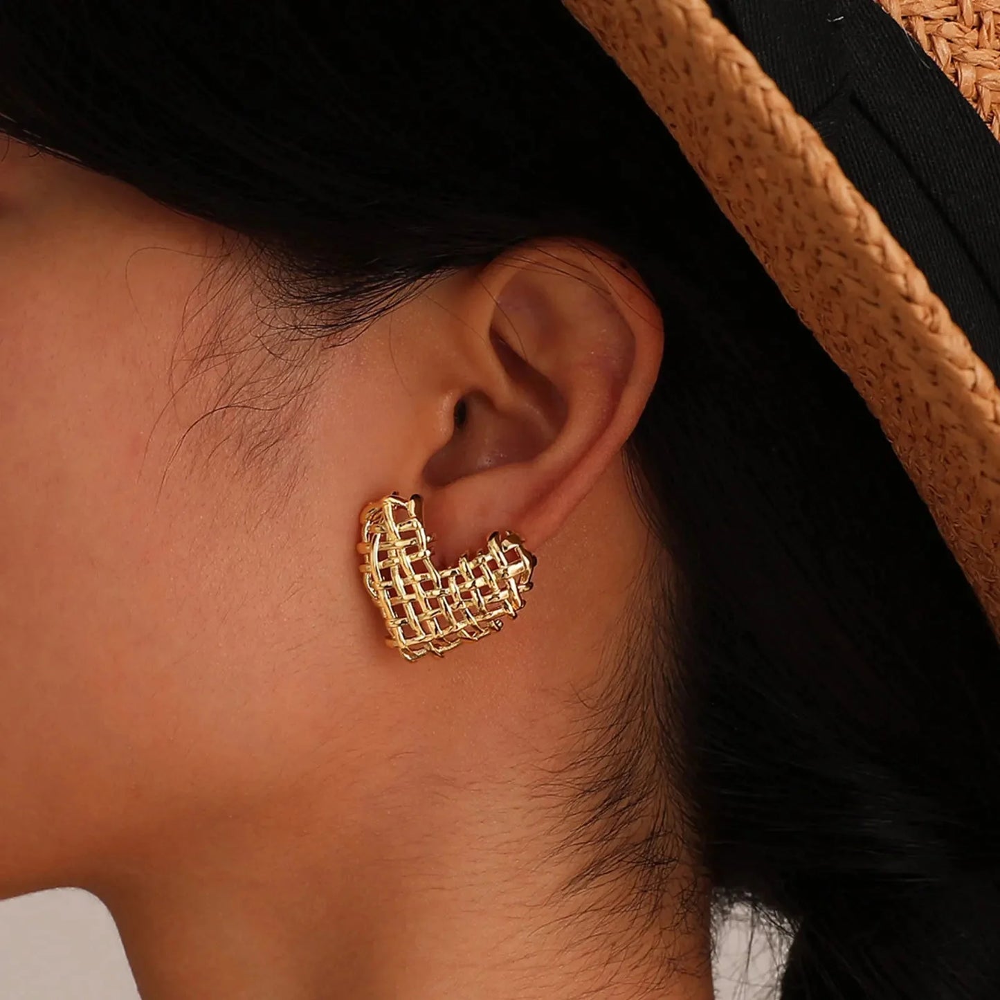 Brehn | 14k geflochtene Herzohrringe
