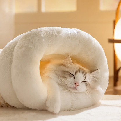 Halboffenes Katzenbett mit Wärmefutter für Herbst und Winter