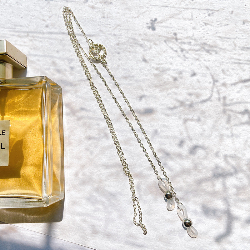 Elegante Halskette mit Filigranem Anhänger Brehn