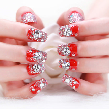 Glitzernde Nagelkunst