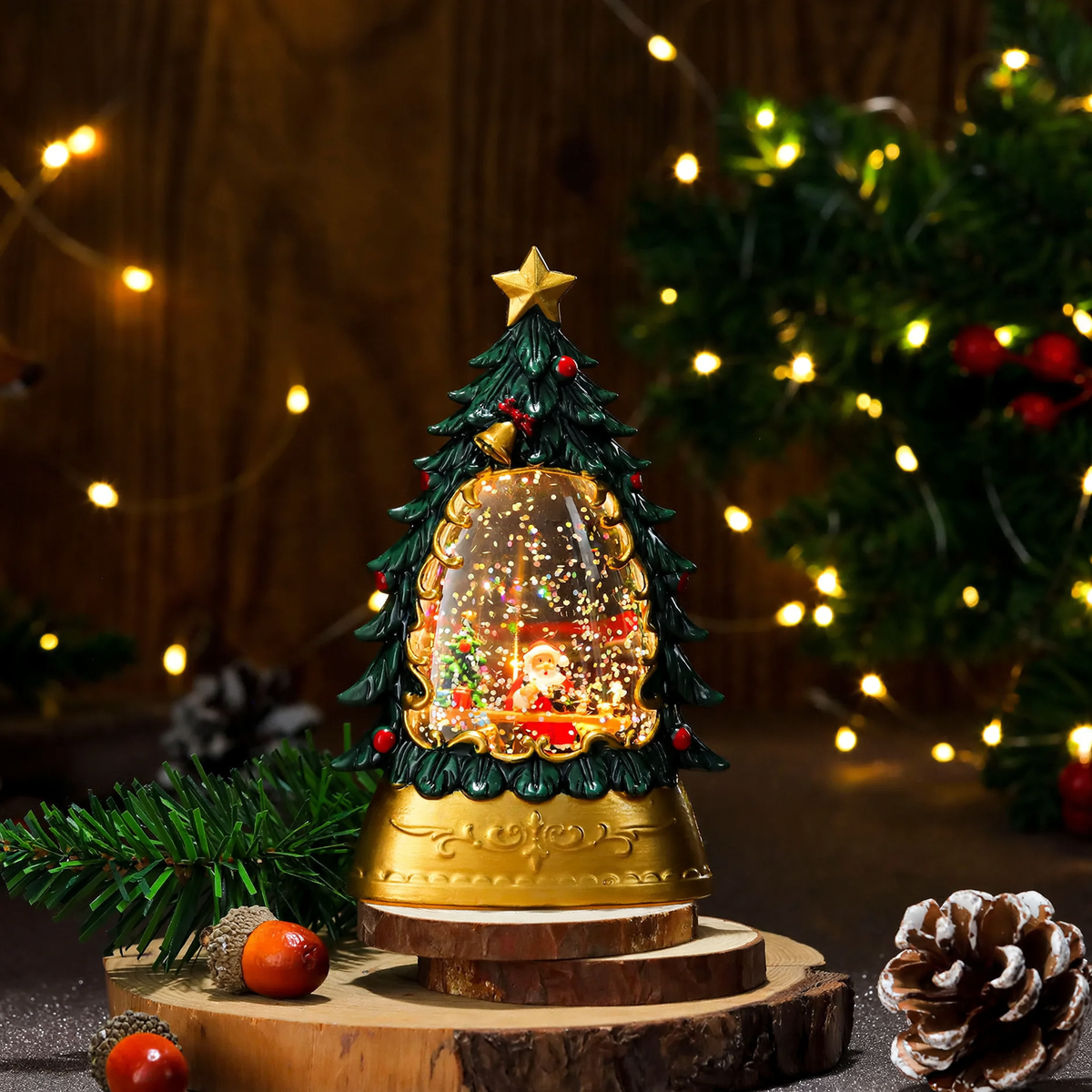 Dekorative LED-Laterne mit weihnachtlichen Motiven