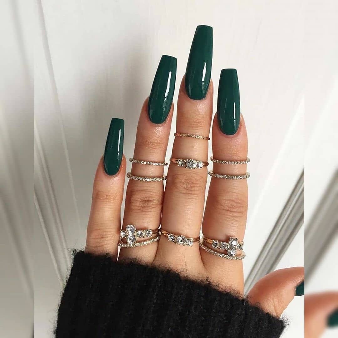 Künstliche Nagelverlängerungen mit Hochglanz-Finish Brehn