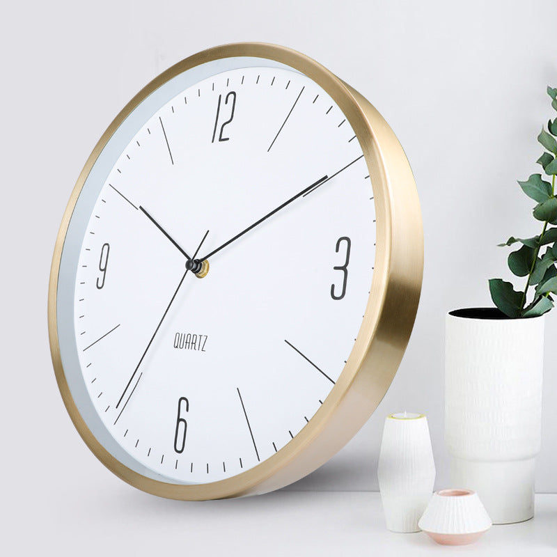Wanduhr im modernen Design Brehn