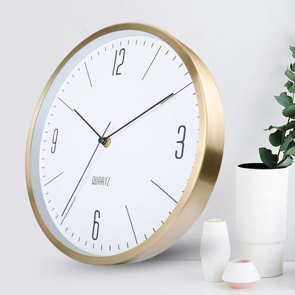 Wanduhr im modernen Design Brehn