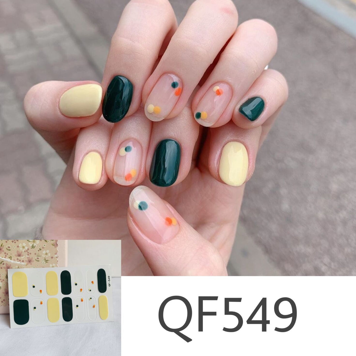 Künstliche Nagelkunst mit Sterndesign Brehn