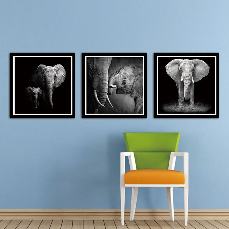 Brehn | Fotografie Tropische Muurkunst met Moeder Olifant en Haar Jong Patroon in Zwart, Meerdere Delen