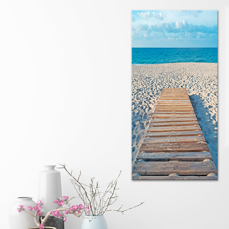Brehn | Fotografie Moderne Wandkunst mit Gerade Brücke zum Meer Muster in Braun-Blau