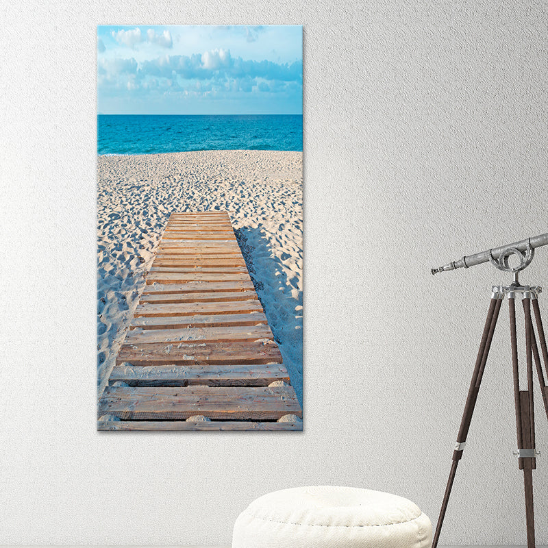 Brehn | Fotografie Moderne Wandkunst mit Gerade Brücke zum Meer Muster in Braun-Blau