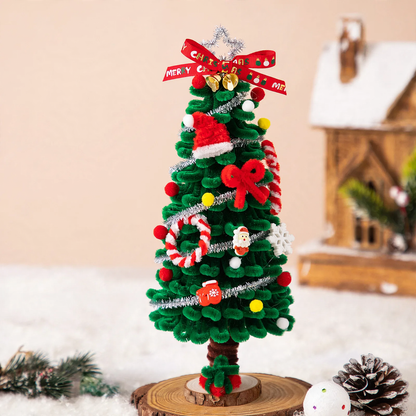 DIY Weihnachtsbaum-Tischdekoration aus Biegeplüsch