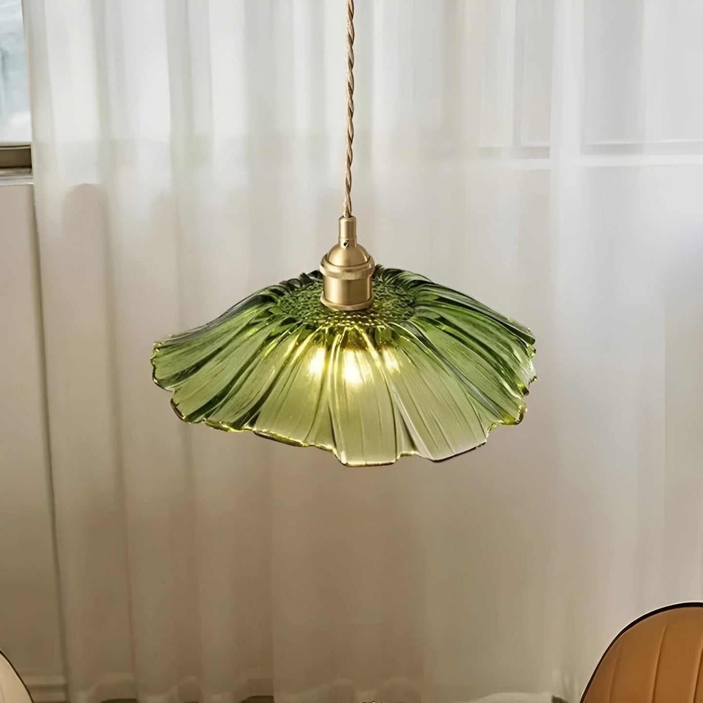 Hängelampe mit Blumenmotiv – Warmes Licht & stilvolles Design | Für Ihr Zuhause