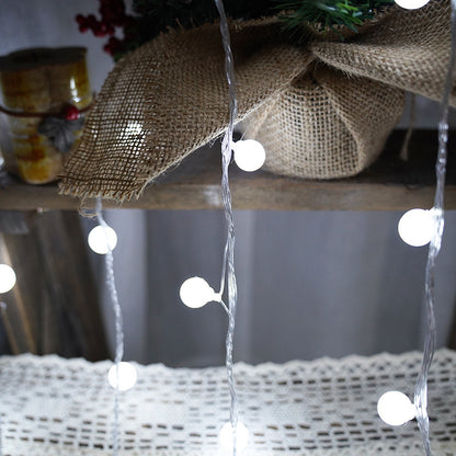 LED-Lichterkette mit Kugeln für Dekoration und Camping