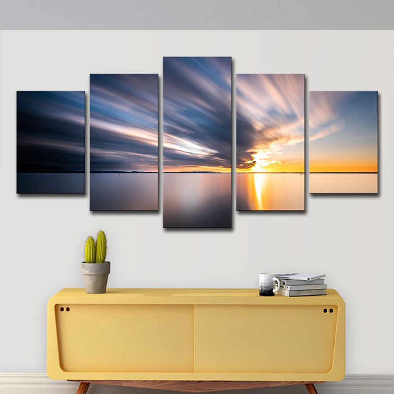 Brehn | Moderne Wandkunst Momentaufnahme von Wolke über ruhigem Meer in Blau für Esszimmer