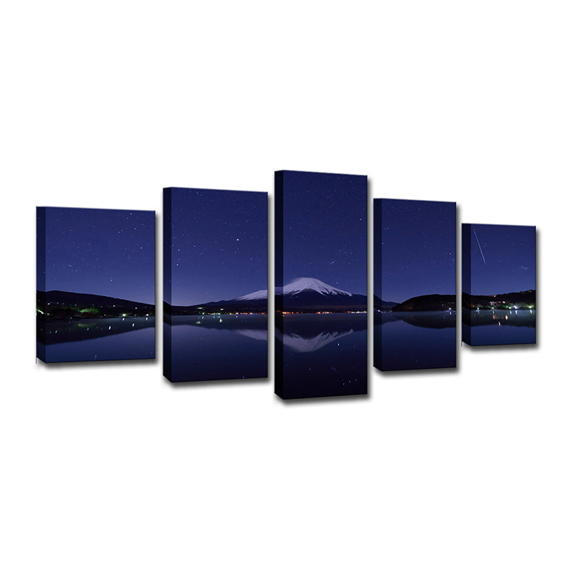Brehn | Mount Fuji Nachtansicht Kunstdruck Blau-Schwarz Zeitgenössische Wanddekoration für das Wohnzimmer