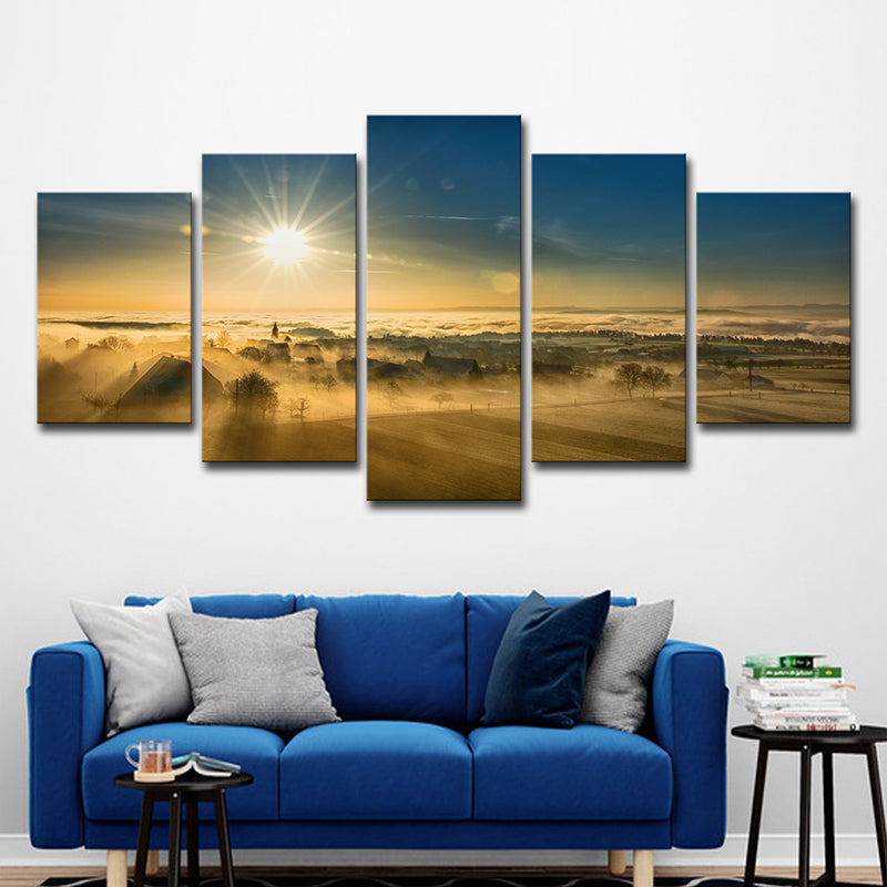 Brehn | Sonnenuntergangsansicht des Dorfes Leinwandkunst modernes mehrteiliges Wanddekor in Braun für das Zuhause