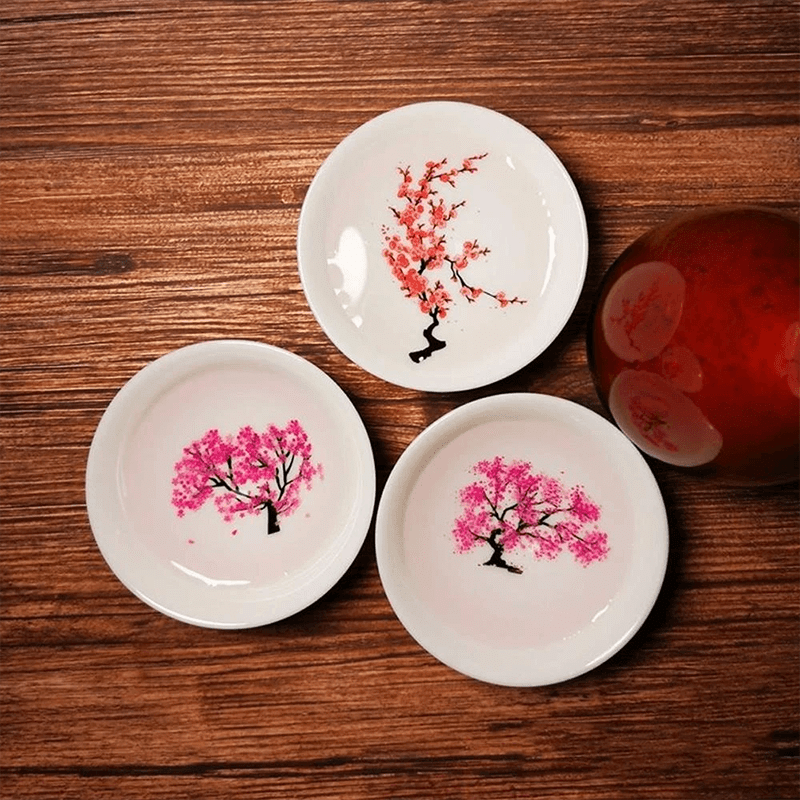 Magischer Sakura-Sakebecher mit Temperaturwechsel von kalt nach warm nach Farbe