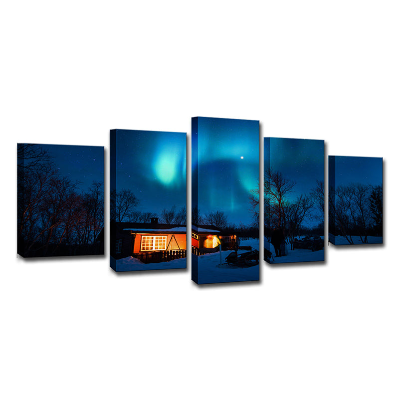 Brehn | Fotografie Moderne Wandkunst Decor met Nacht Cabine en Poollicht Landschap in Donkerblauw